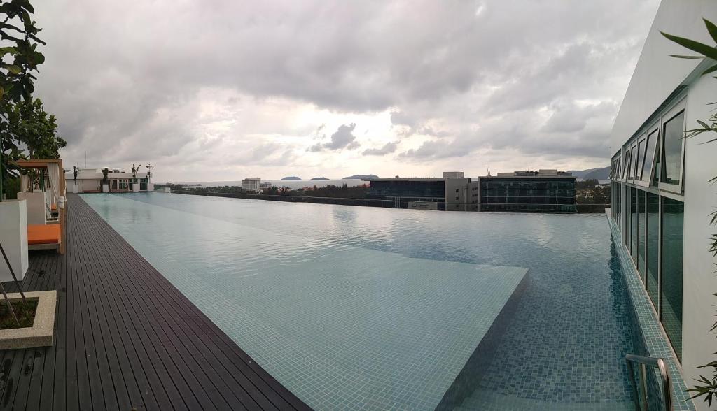 Sunset Seaview Infinity Pool Condos photo