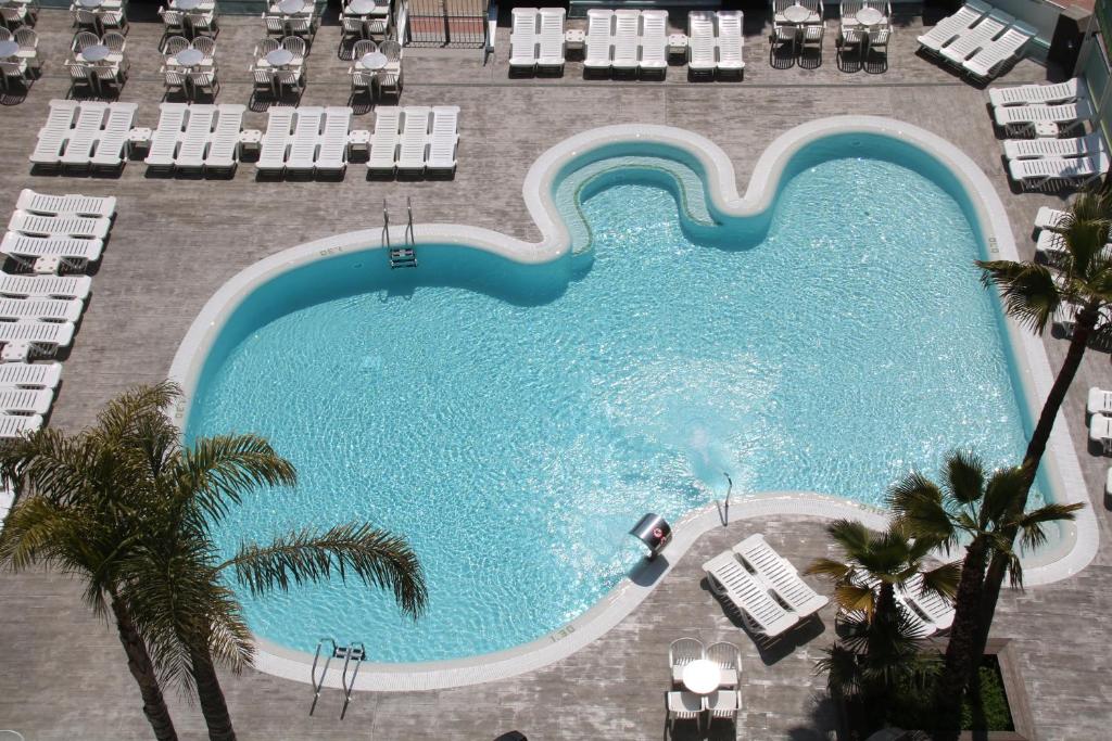 Hotel Reymar Playa — Swimming pool in Malgrat de Mar, Catalonia