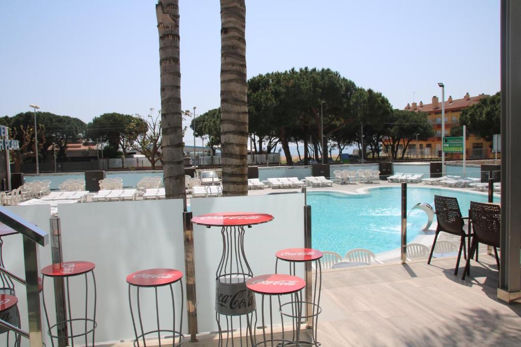 Hotel Reymar Playa — Swimming pool in Malgrat de Mar, Catalonia