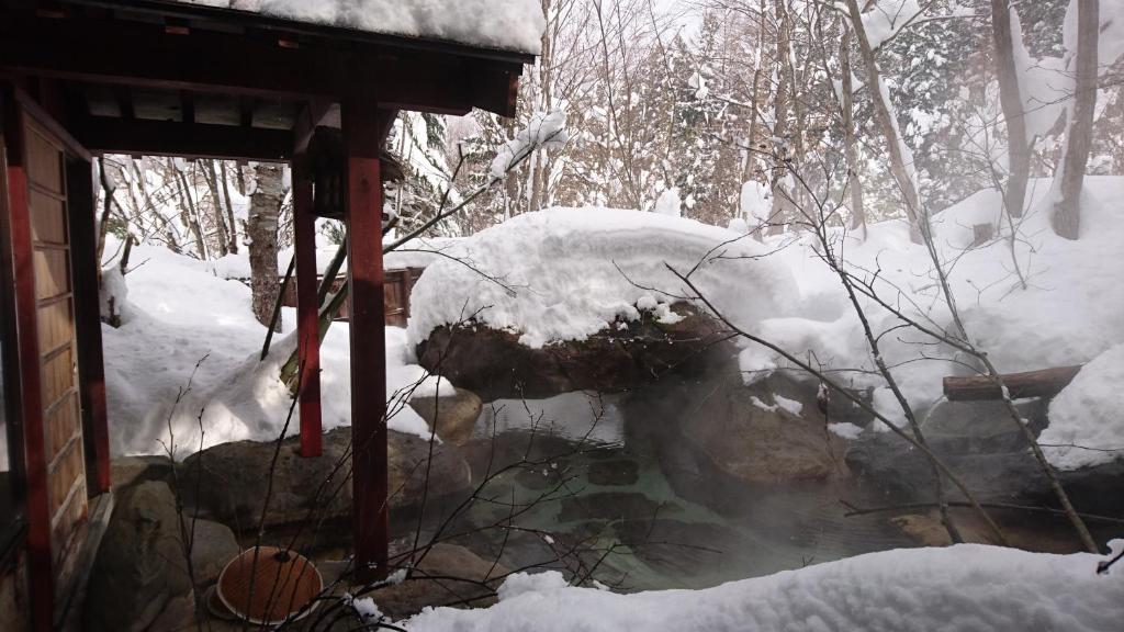 Open air bath