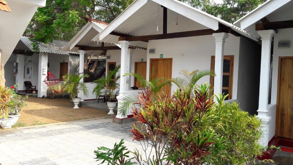 The Bavarian Resort — Hotel in Arugam Bay