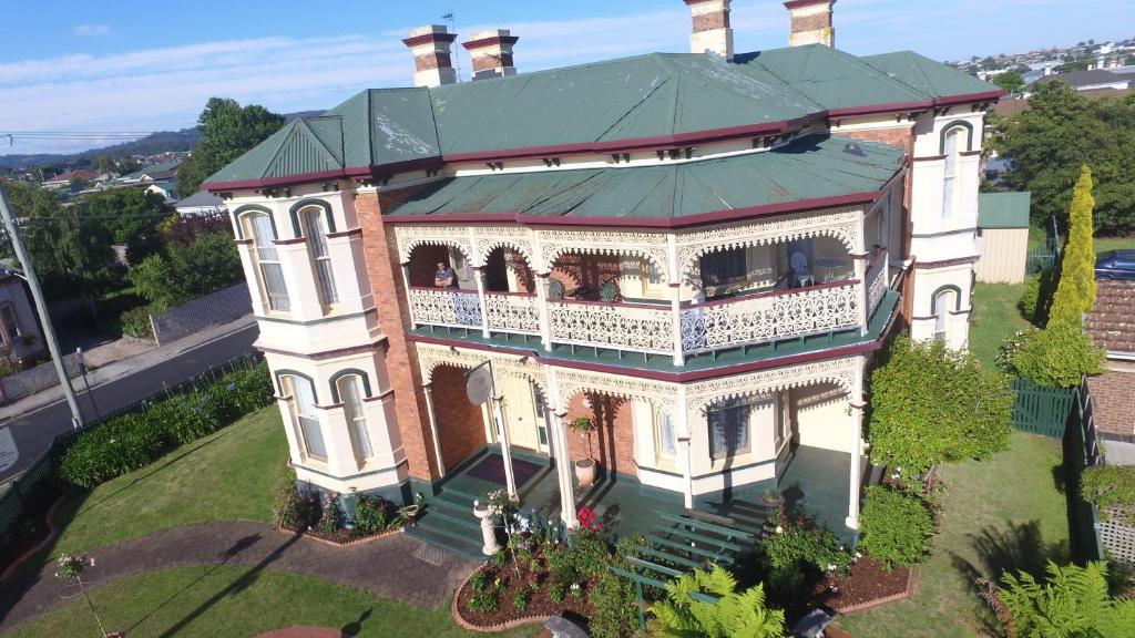 The Grand On Macfie photo