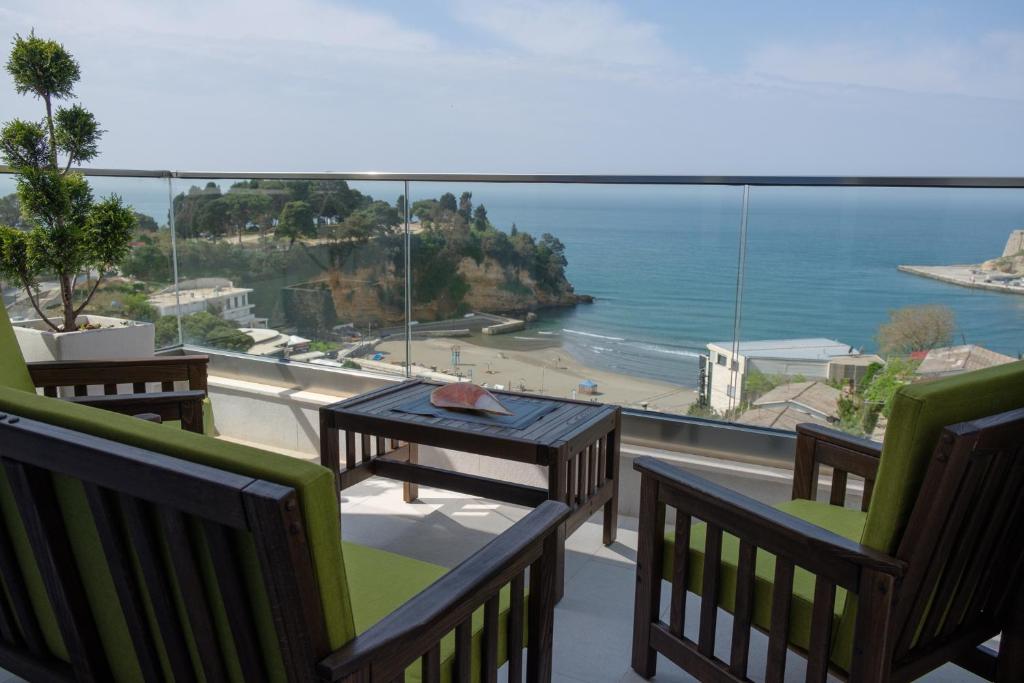 Sunset Apartments - 5
