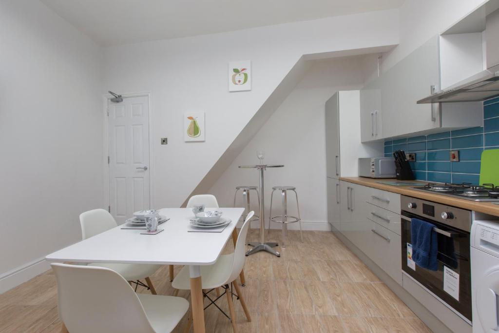 TownHouse PLUS @ 40 West St