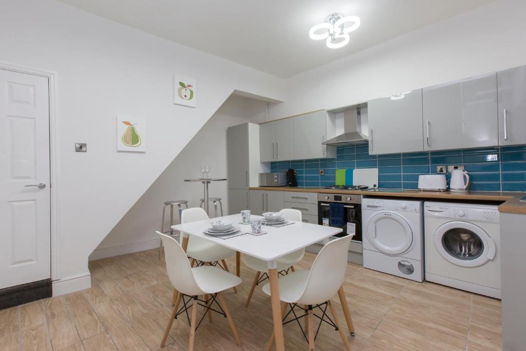 TownHouse PLUS @ 40 West St