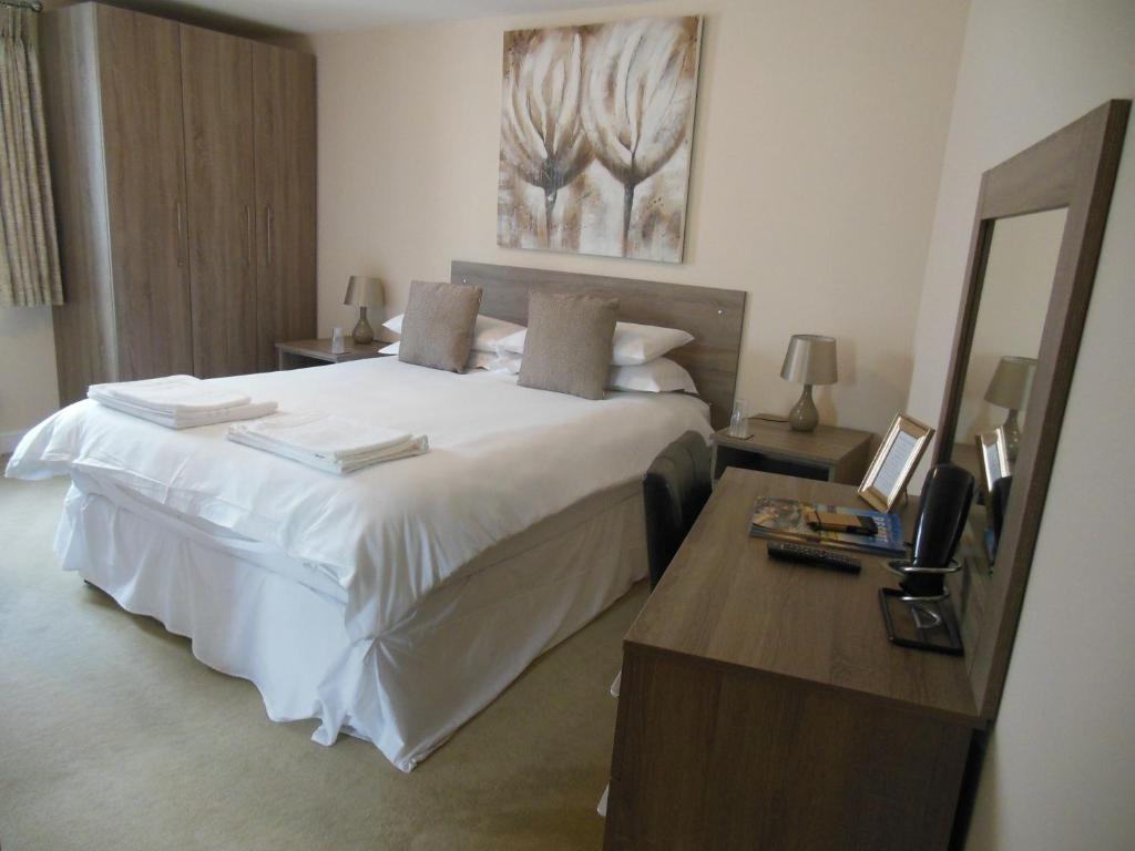 Greyhound Inn photo