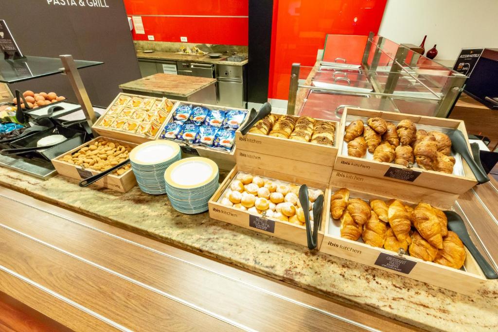 2. 이비스 밀라노 ..