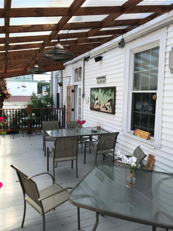 Rose Manor Bed & Breakfast photo