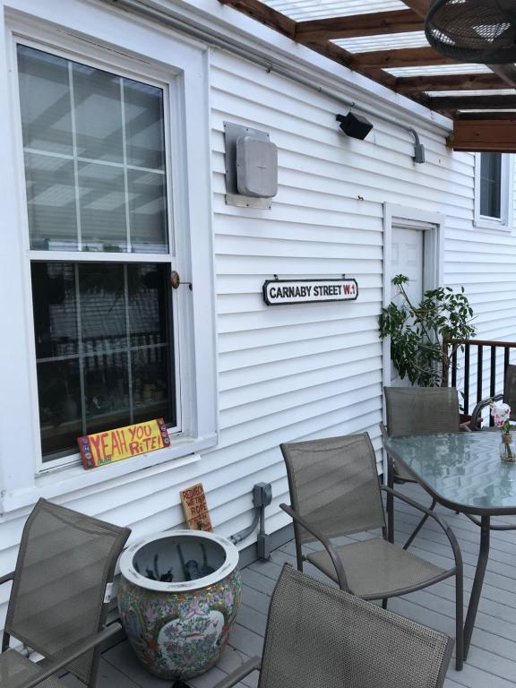Rose Manor Bed & Breakfast photo