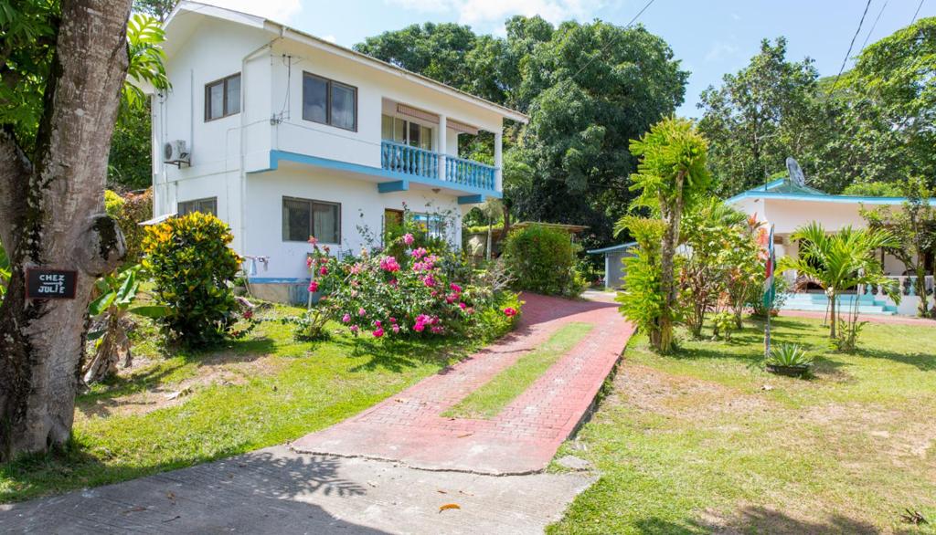 Chez Julie, Anse Boileau