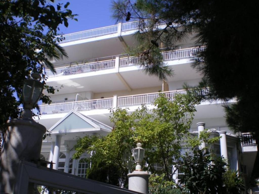 Luca Apartments — Hotel in PalaionTsiflikion