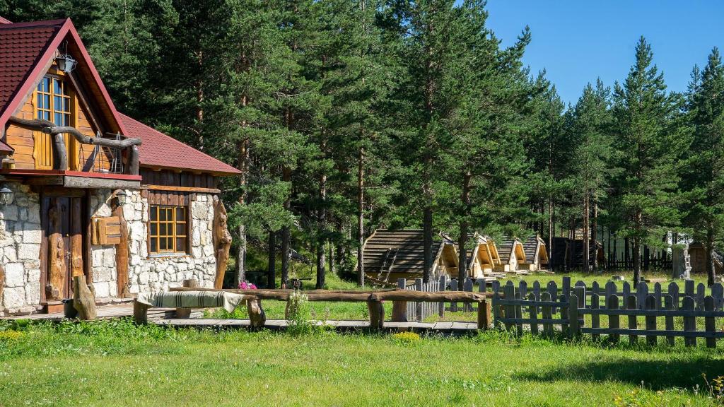 Eco Camp Chalets pod Gorom photo