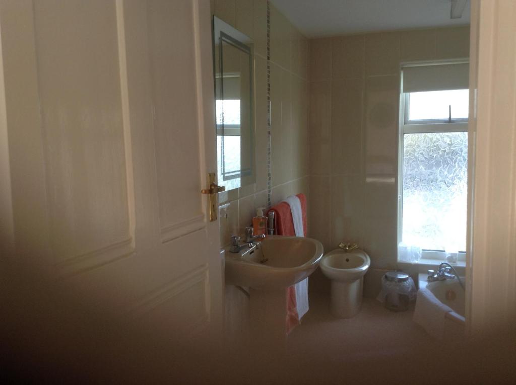 Drakewalls Bed & Breakfast photo