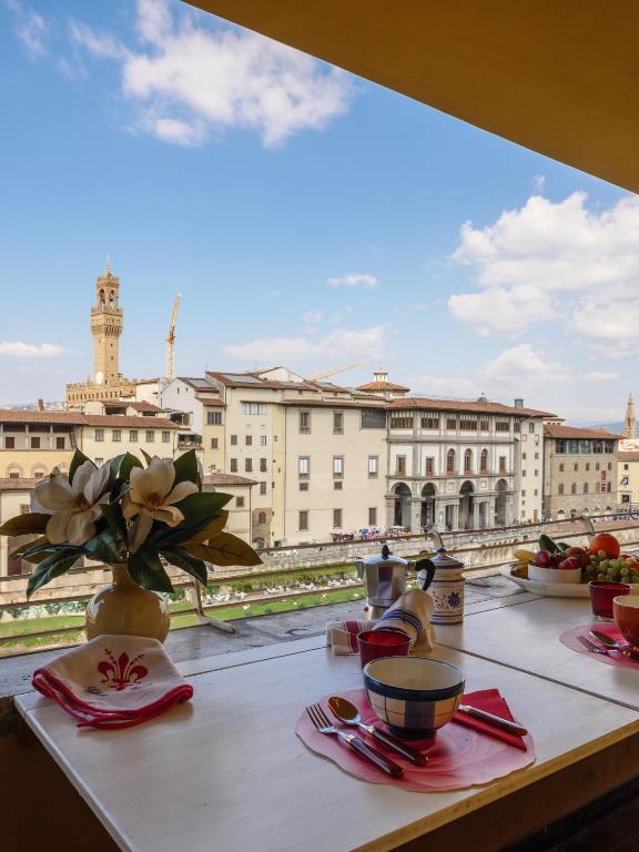Ponte Vecchio Terrace — Hotel in Florence