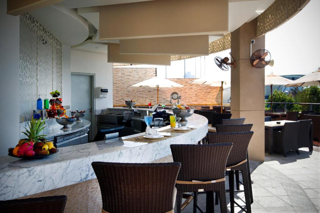 Hotel Dining