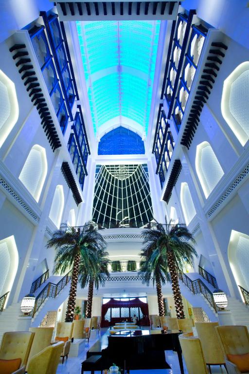 فندق باب القصر (Bab Al Qasr Hotel)