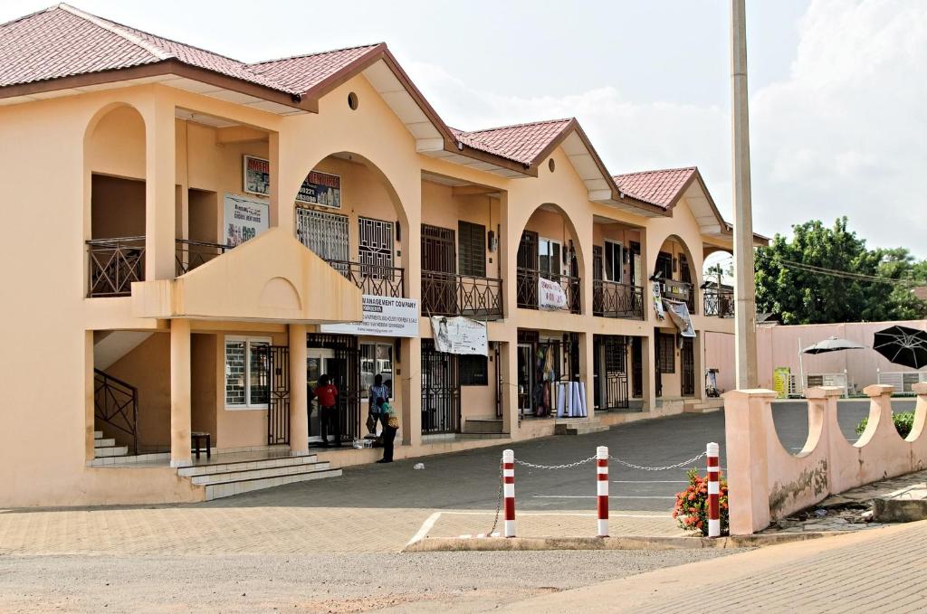 Regimanuel Apartments - Kwabenya photo