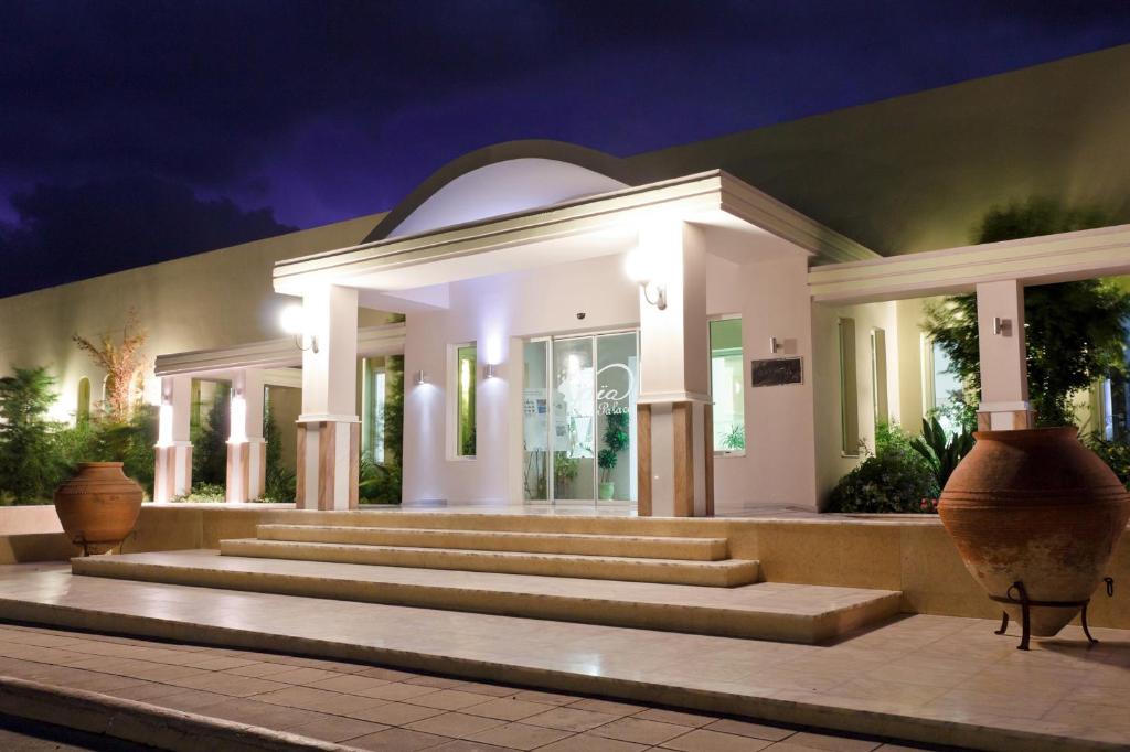 Gaia Palace — Hotel building in Mastichari, South Aegean