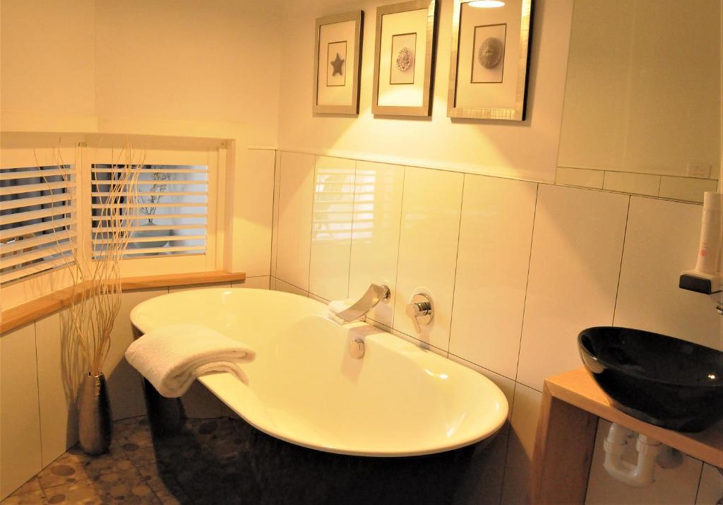 Ulverstone River Edge HolidayApartments photo