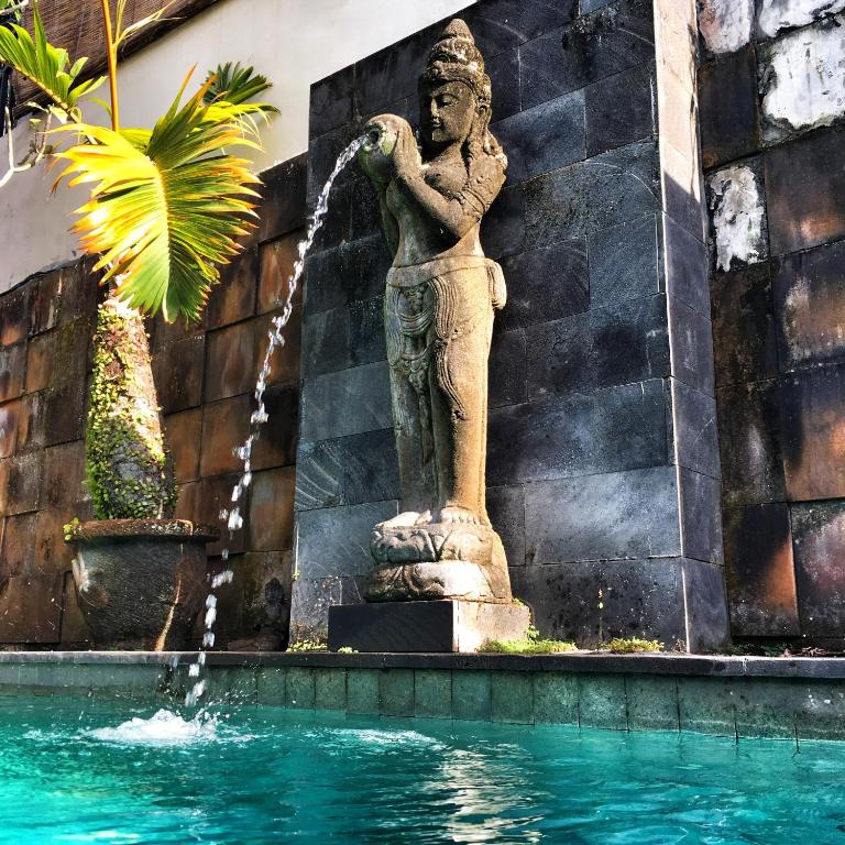 スイミングプール