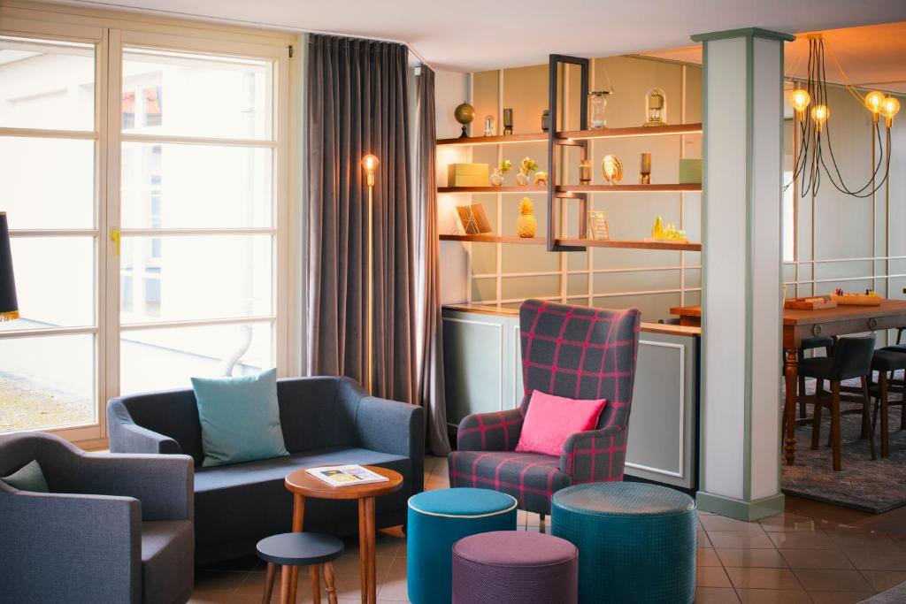 フロント・ロビー