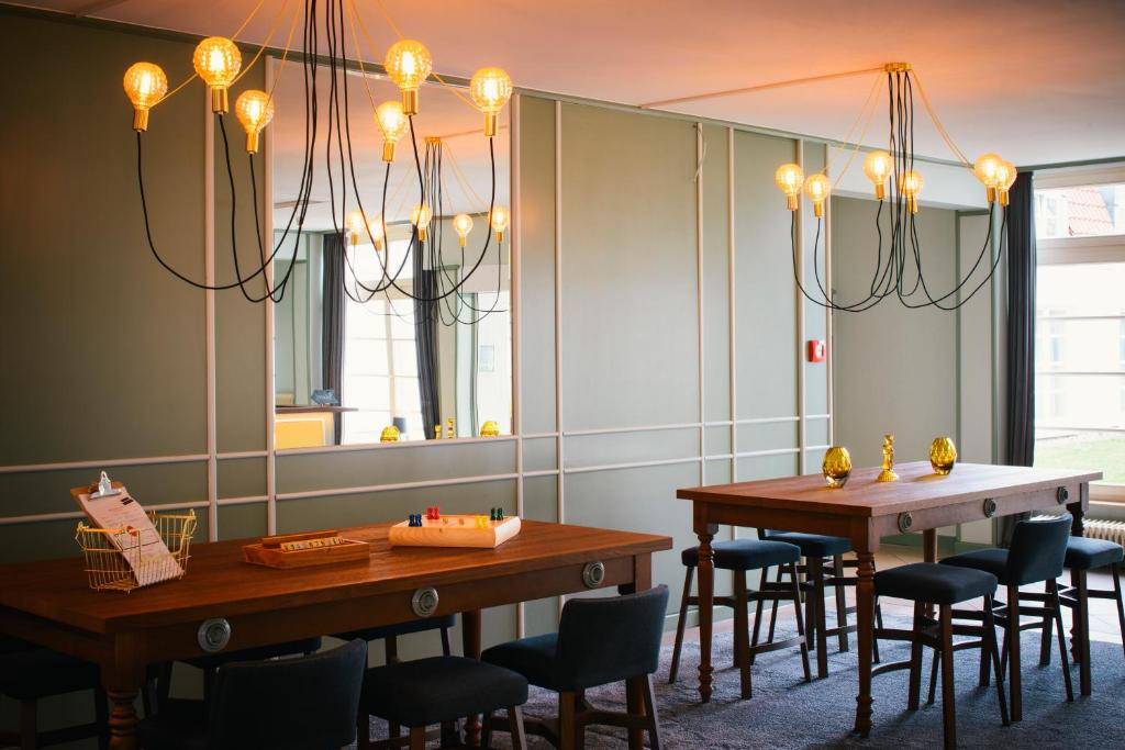 フロント・ロビー