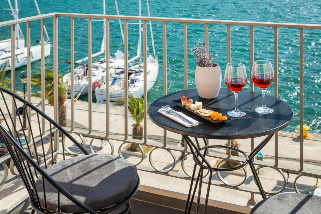 Argostoli Marina Suites — Hotel in Kefalonia