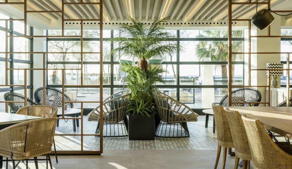 フロント・ロビー