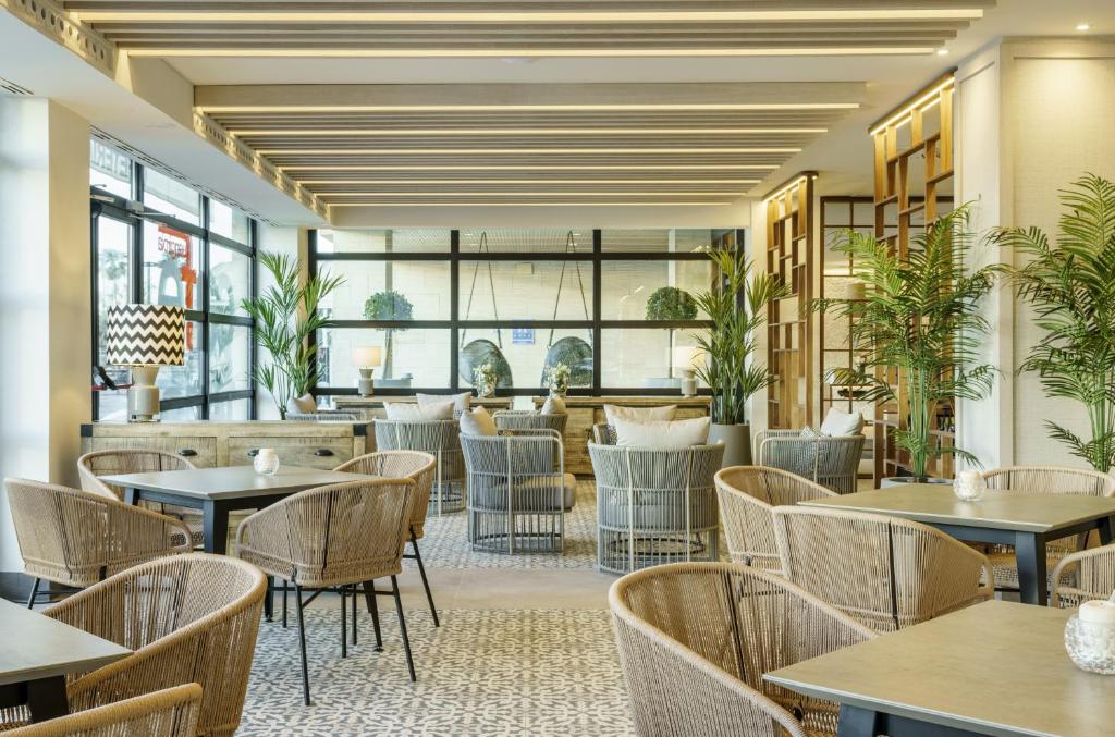 フロント・ロビー