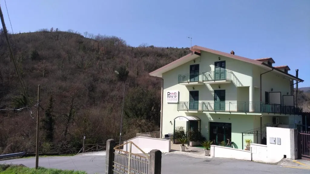 Palia's Hotel, hotel v destinaci Laino Borgo