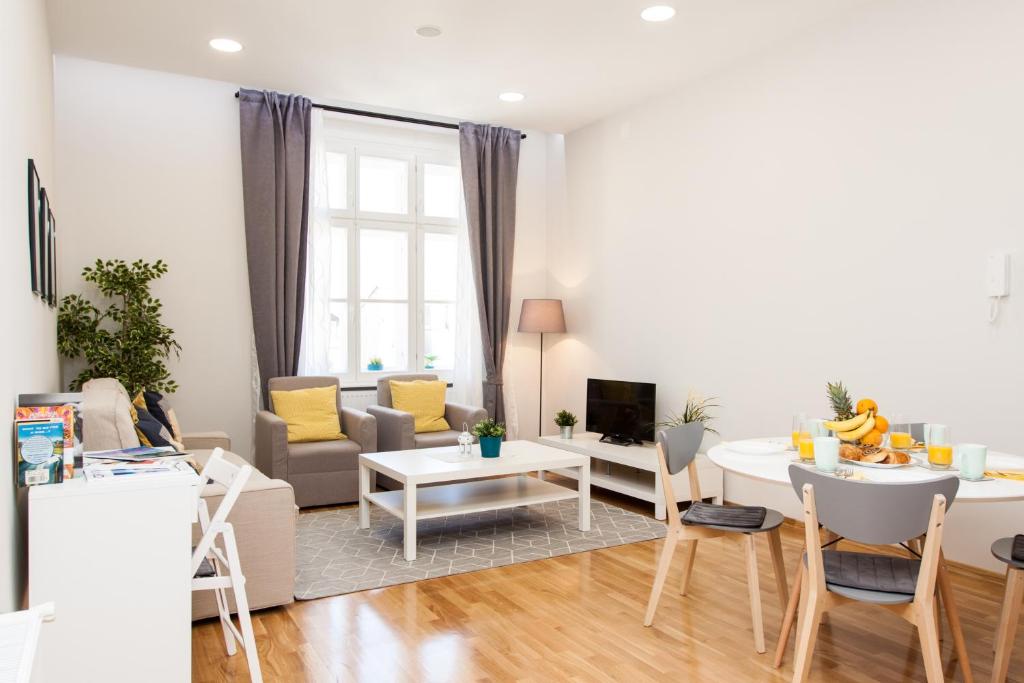 Luxury Main Square Apartments — Hotel in Zagreb