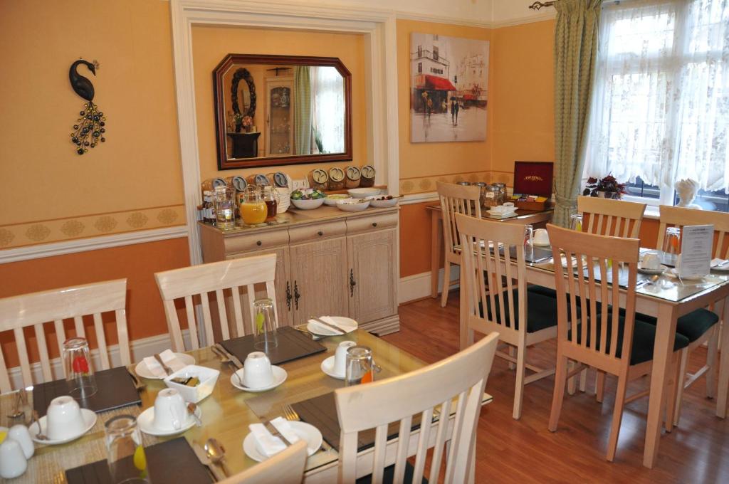 Walcot House photo