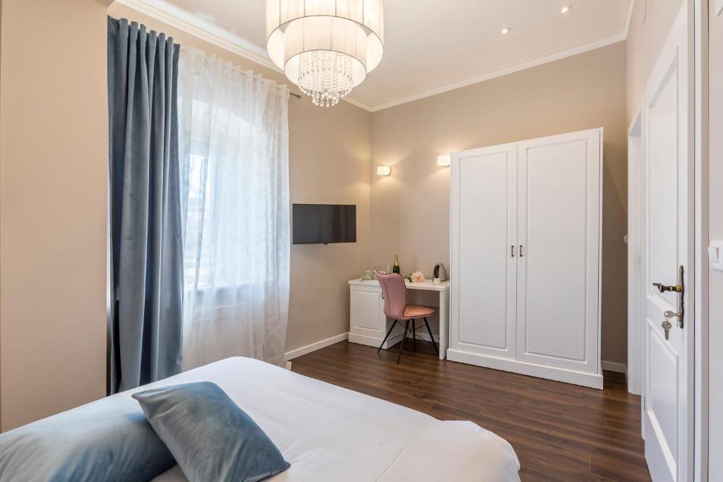Theatre of Dreams Rooms photo