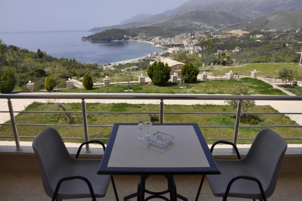 Belvedere Hotel & Suites photo
