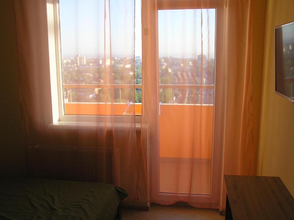 Orange Guest Rooms photo