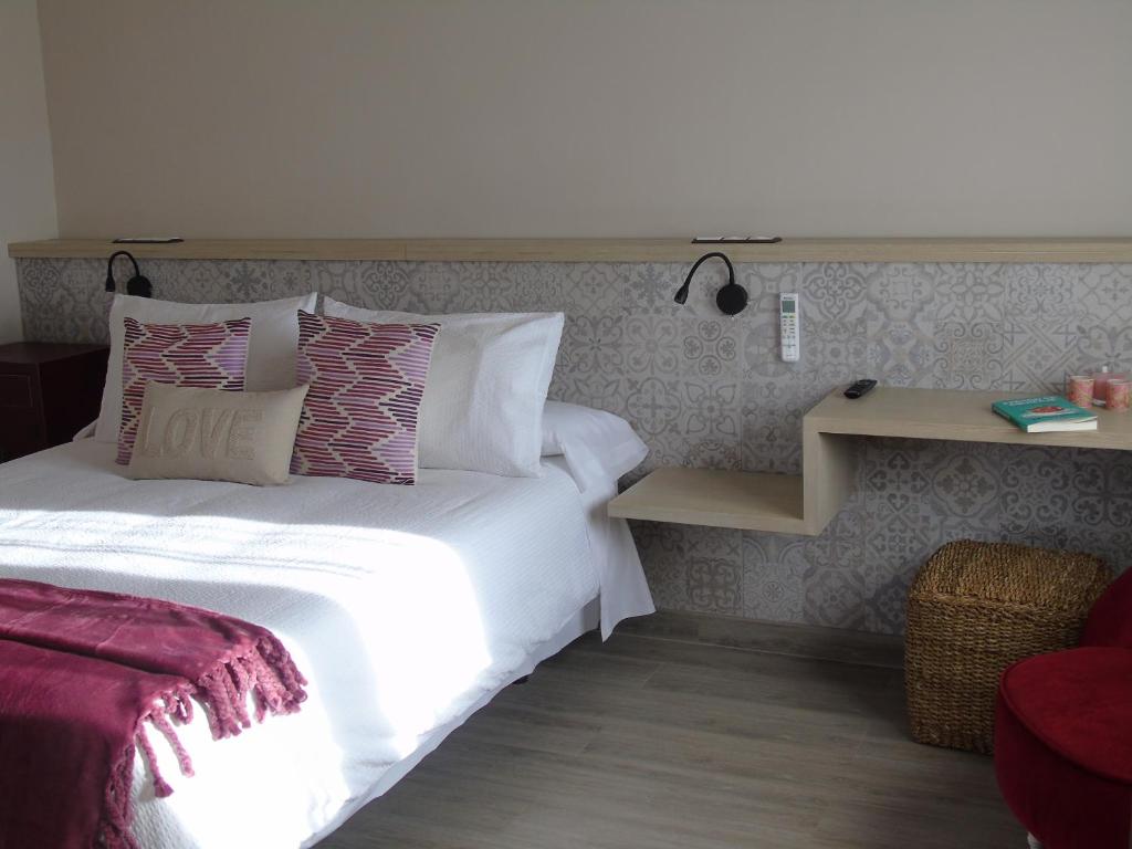 Hotel Sant Joan — Hotel rooms in Palamos, Catalonia