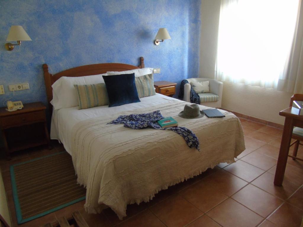 Hotel Sant Joan — Hotel rooms in Palamos, Catalonia