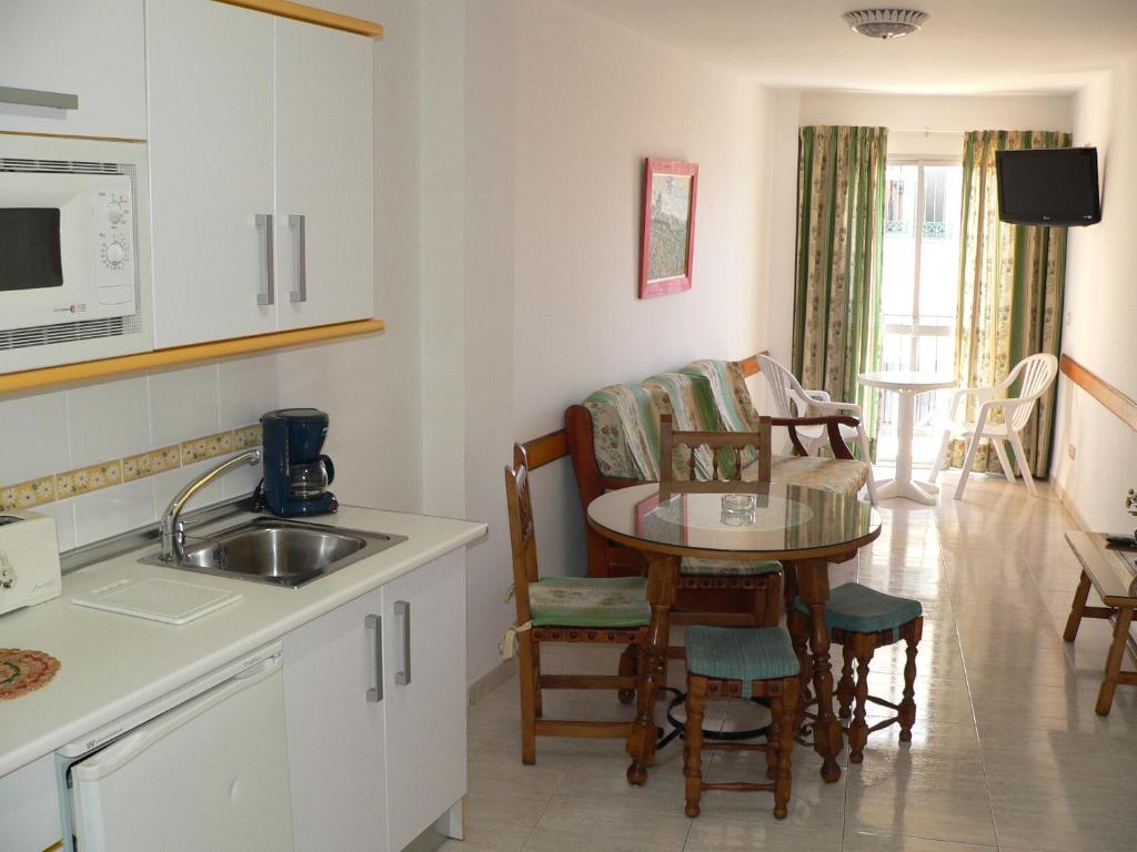 Apartamentos Casanova - 3