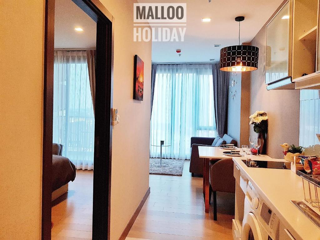 アストラ スイーツ ナイト バザール (Astra Suites Night Bazaar)