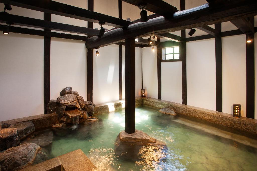 Hot spring bath