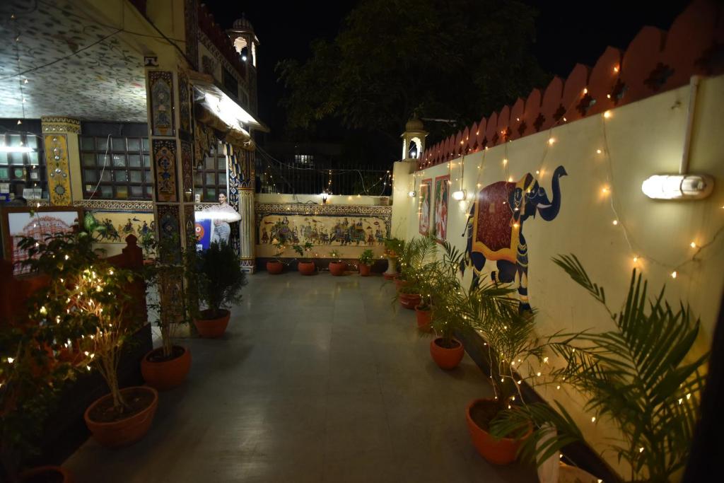 Hotel Vaishnavi photo