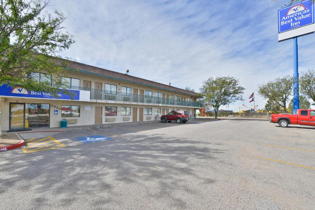 Americas Best Value Inn- Amarillo Airport/Grand Street Photo 4