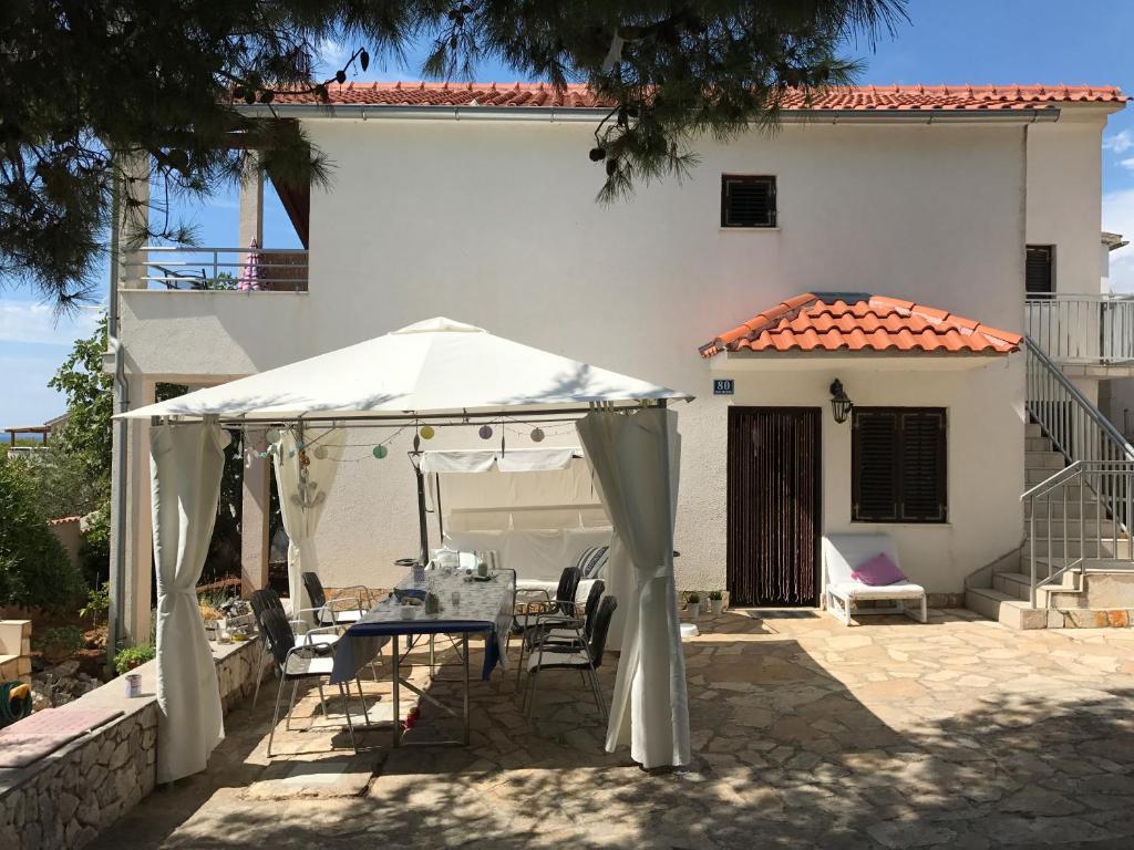 Apartment Patricia, Primošten up to 36 OFF Book Now