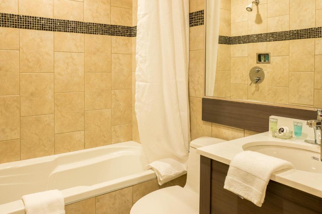 Le Chabrol Hotel & Suites photo