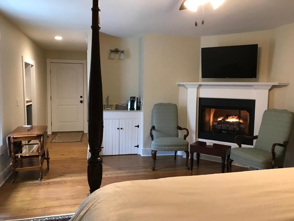 Canemount Plantation Inn photo