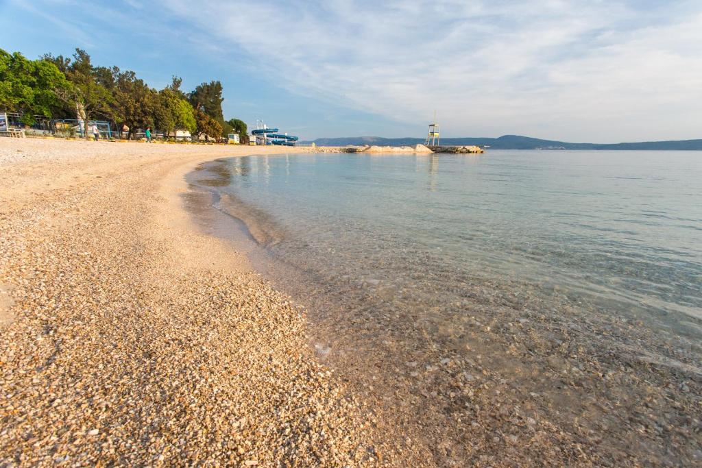 Apartments Adriatic 2 — Hotel in Selce