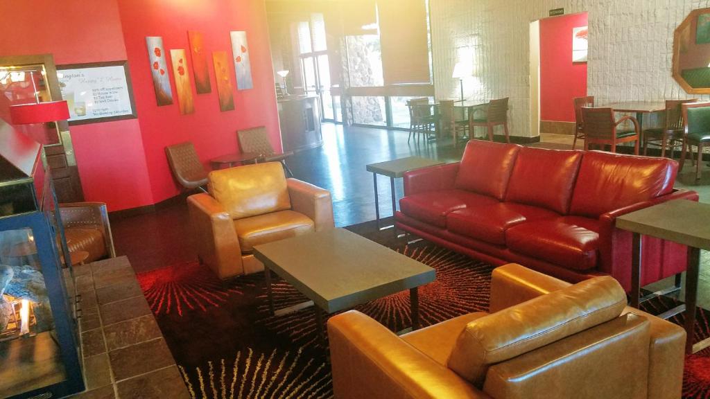 Ramada by Wyndham Spokane Airport photo