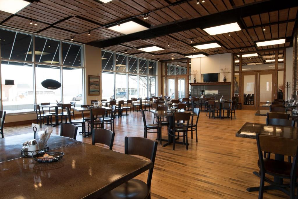 Watercrest Hotel and Conference Center Main image 2