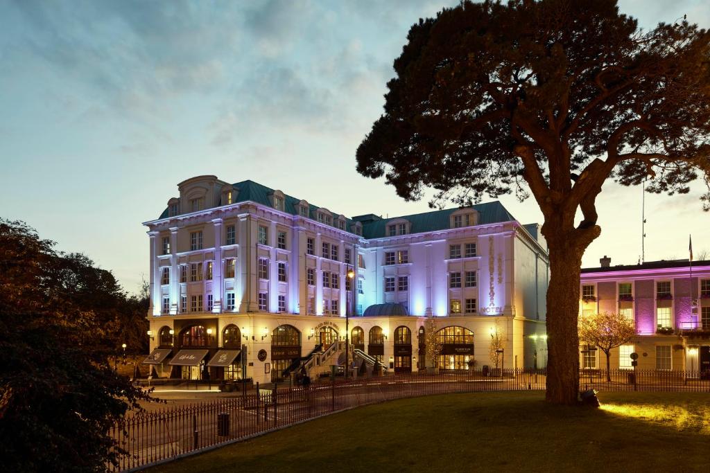 Killarney Plaza Hotel &amp; Spa — Hotel in Killarney