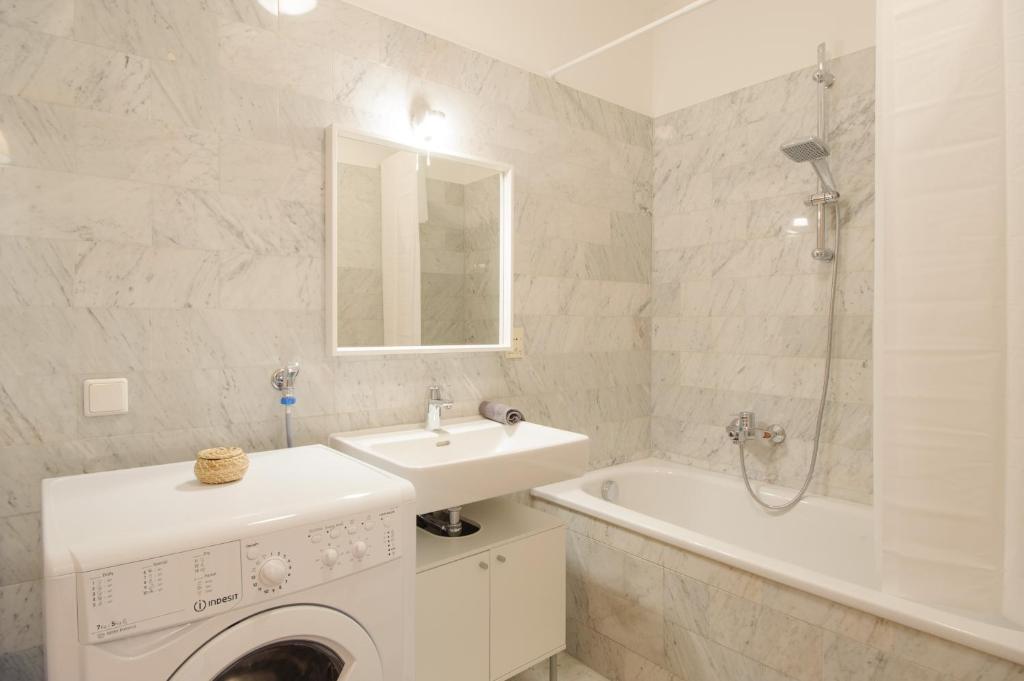 Vienna Living Apartments - Rathaus photo